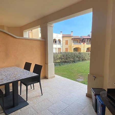 The Flowers - Apartments With Private Garden In Residence With Pool Манерба-дель-Гарда Экстерьер фото