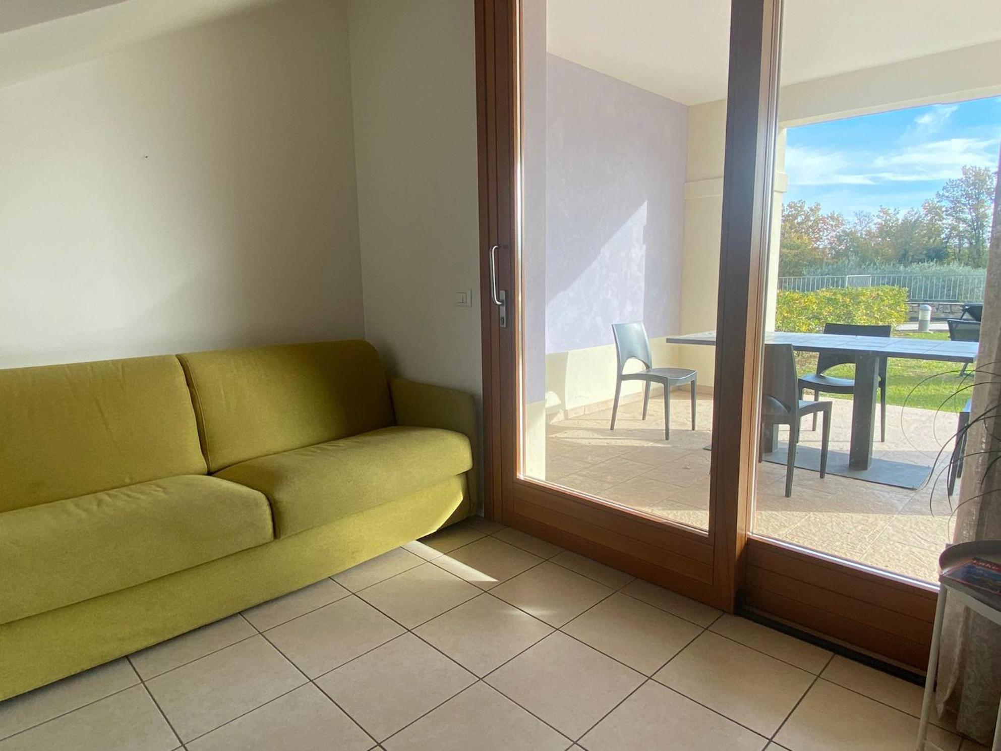 The Flowers - Apartments With Private Garden In Residence With Pool Манерба-дель-Гарда Экстерьер фото