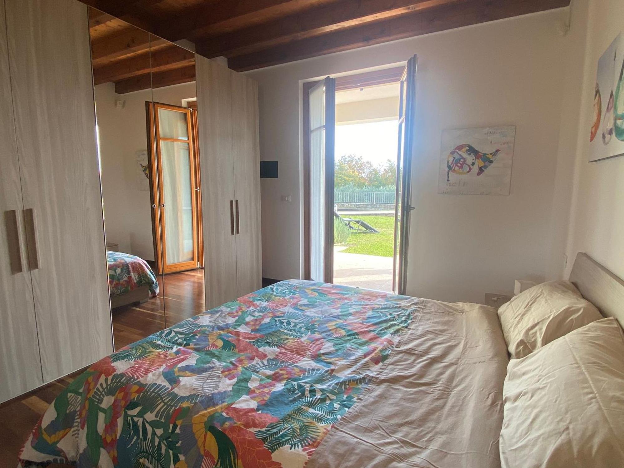The Flowers - Apartments With Private Garden In Residence With Pool Манерба-дель-Гарда Экстерьер фото