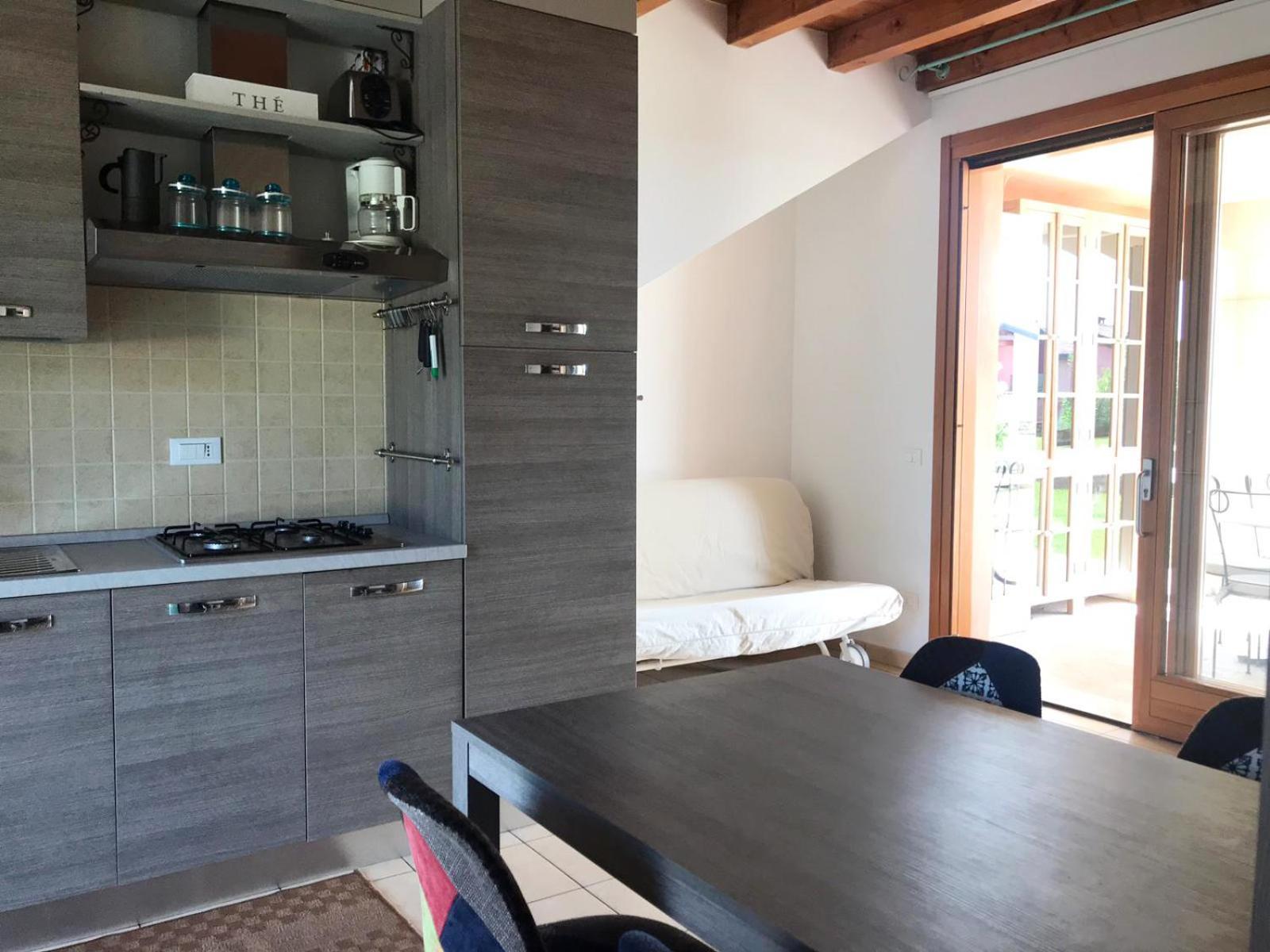 The Flowers - Apartments With Private Garden In Residence With Pool Манерба-дель-Гарда Экстерьер фото