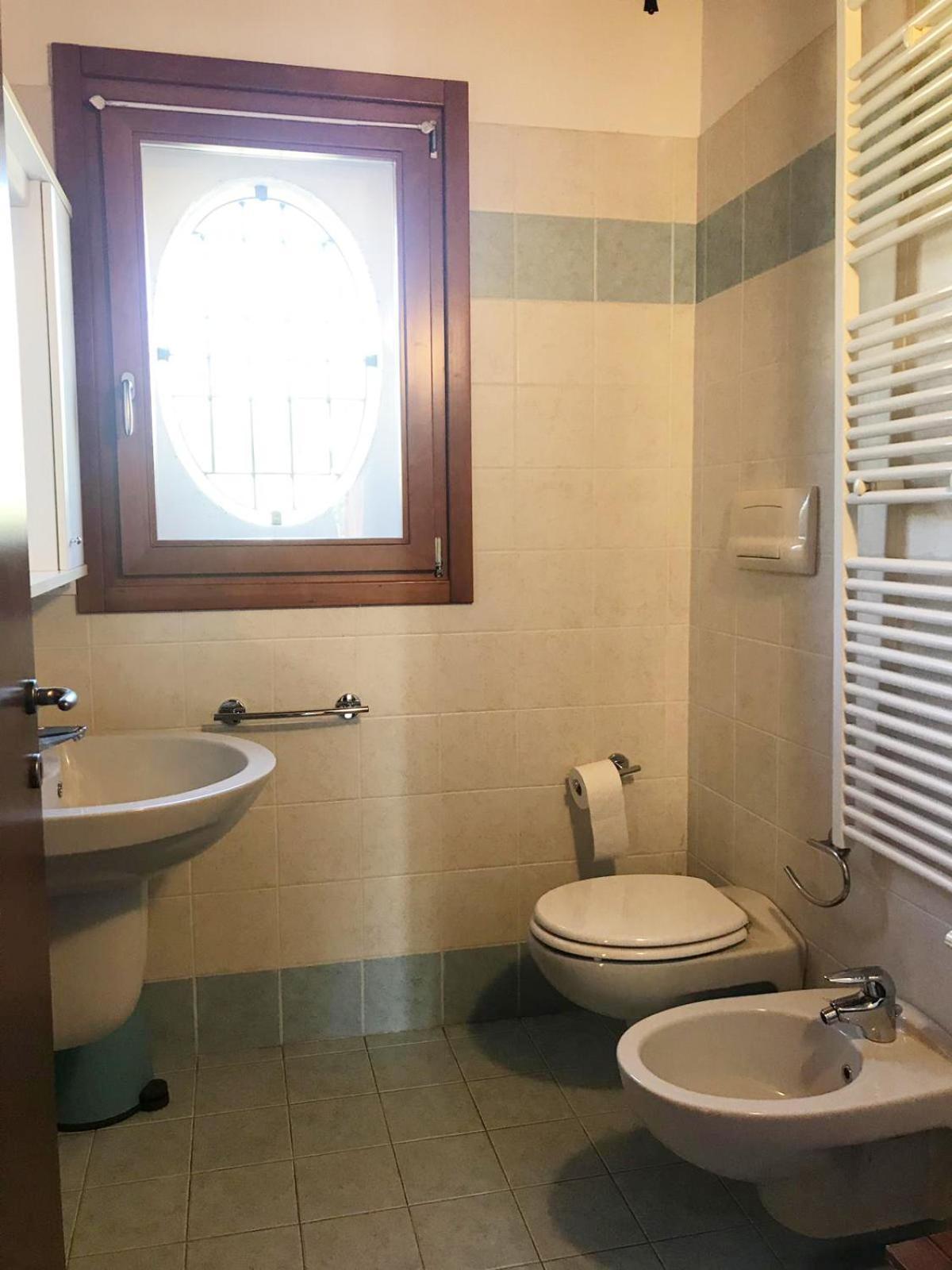 The Flowers - Apartments With Private Garden In Residence With Pool Манерба-дель-Гарда Экстерьер фото