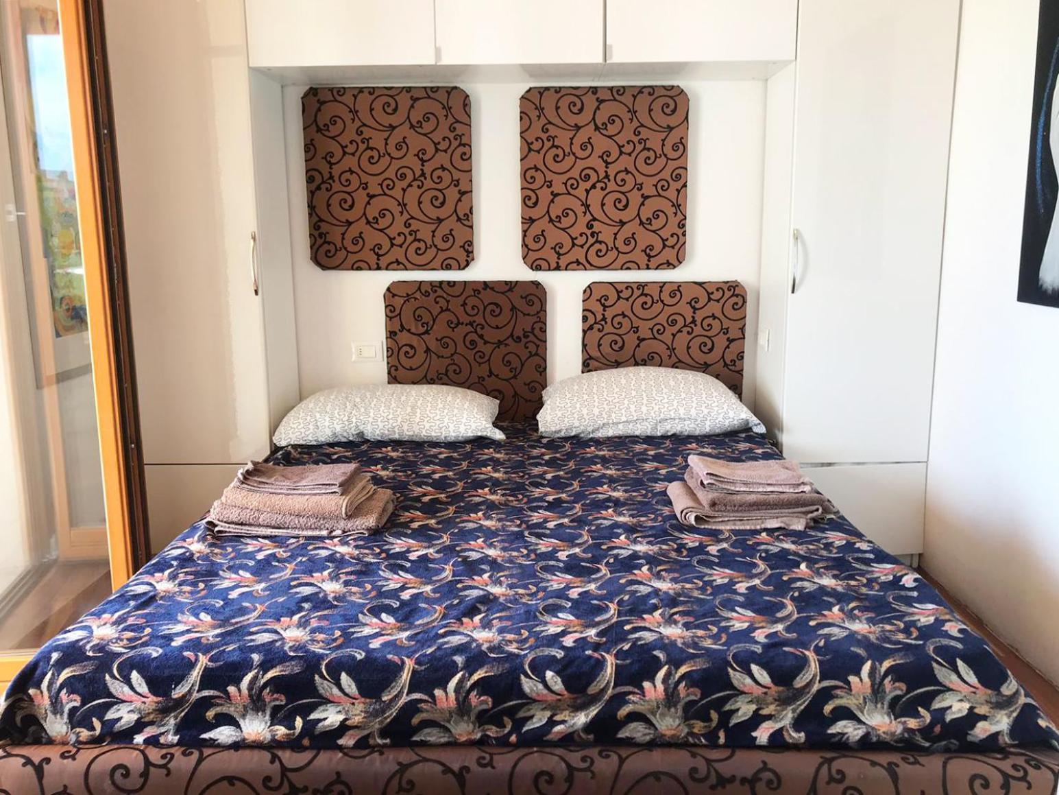 The Flowers - Apartments With Private Garden In Residence With Pool Манерба-дель-Гарда Экстерьер фото